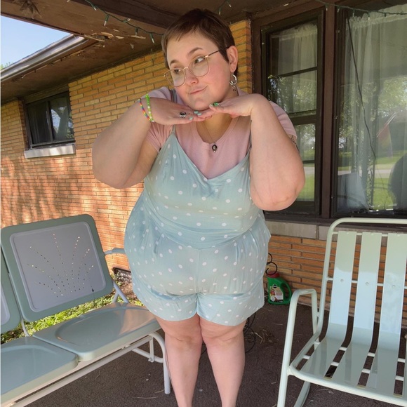 Meet your Posher, Hannah - Picture 2 of 4